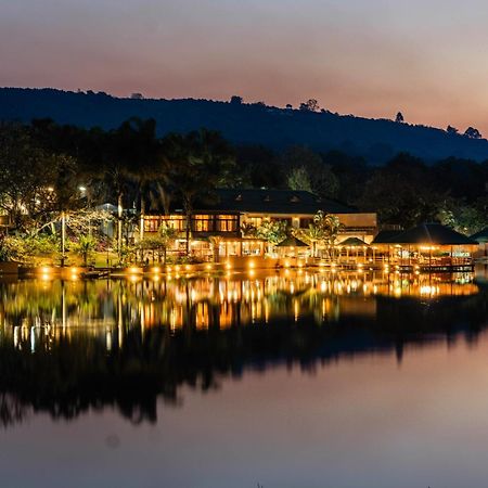 Bambuu Lakeside Lodge Hazyview Exteriör bild