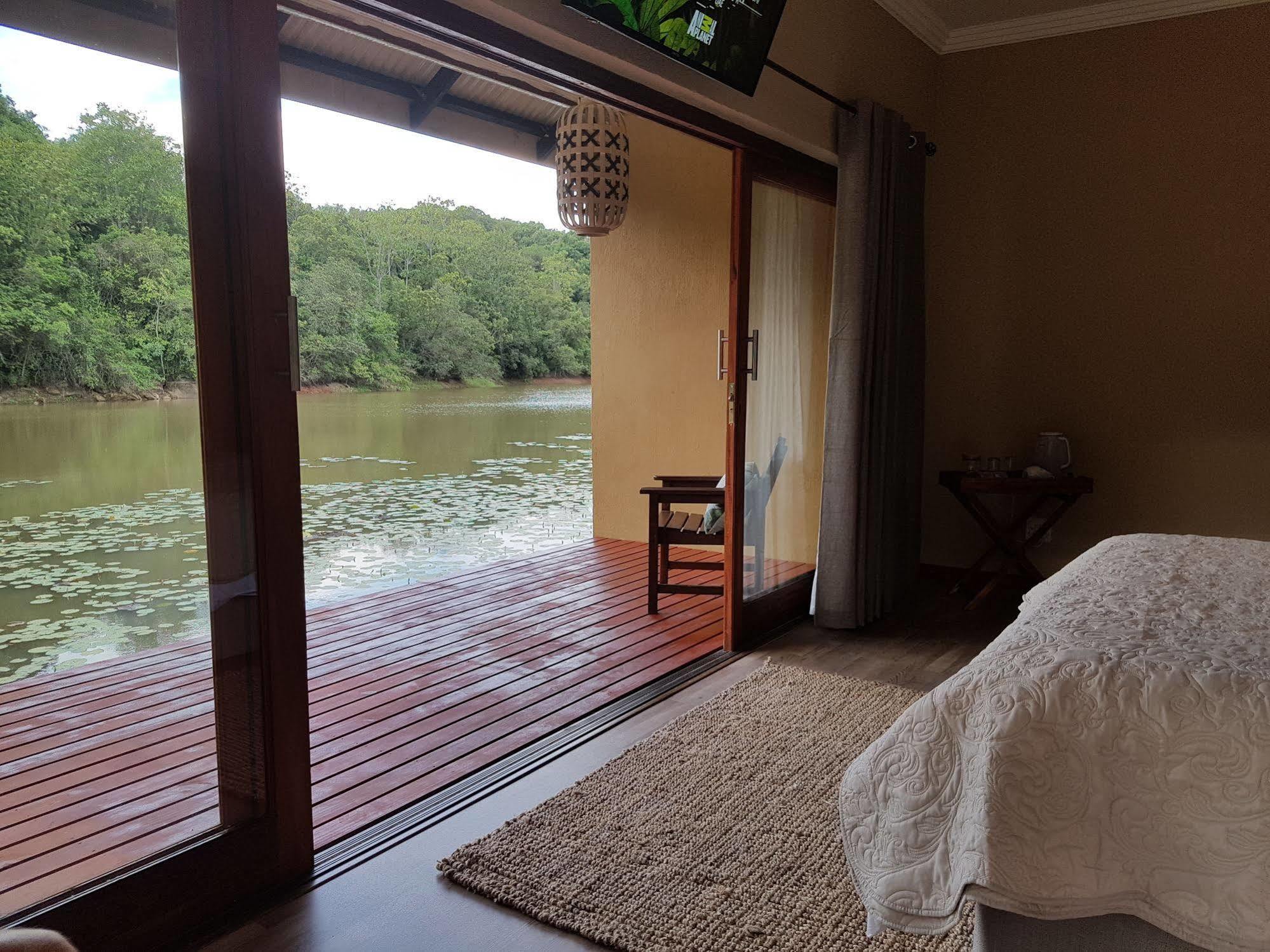 Bambuu Lakeside Lodge Hazyview Exteriör bild