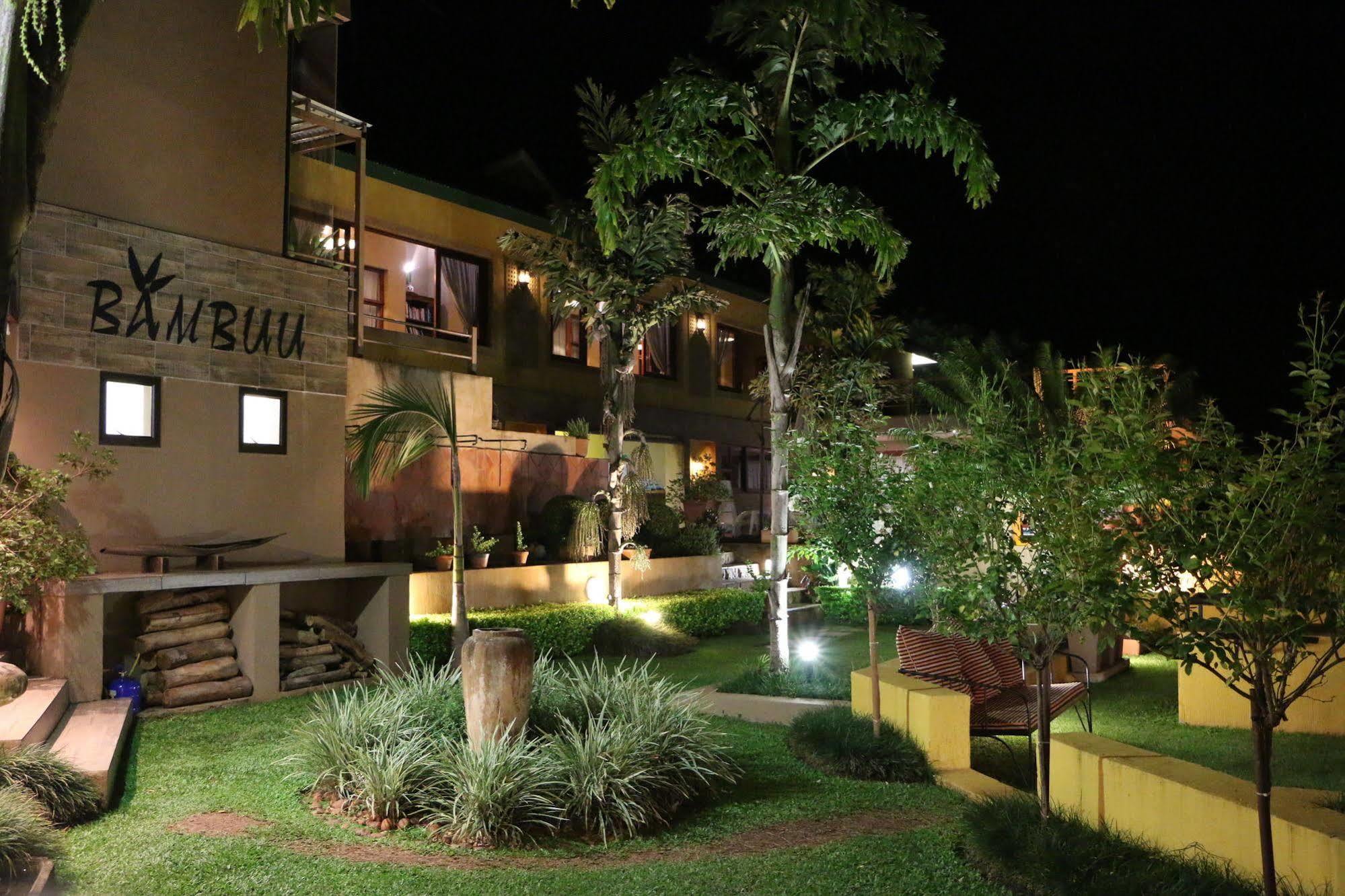 Bambuu Lakeside Lodge Hazyview Exteriör bild