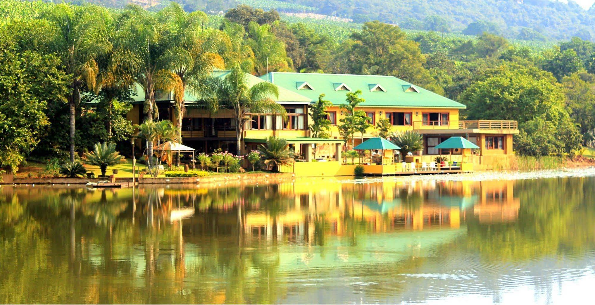 Bambuu Lakeside Lodge Hazyview Exteriör bild